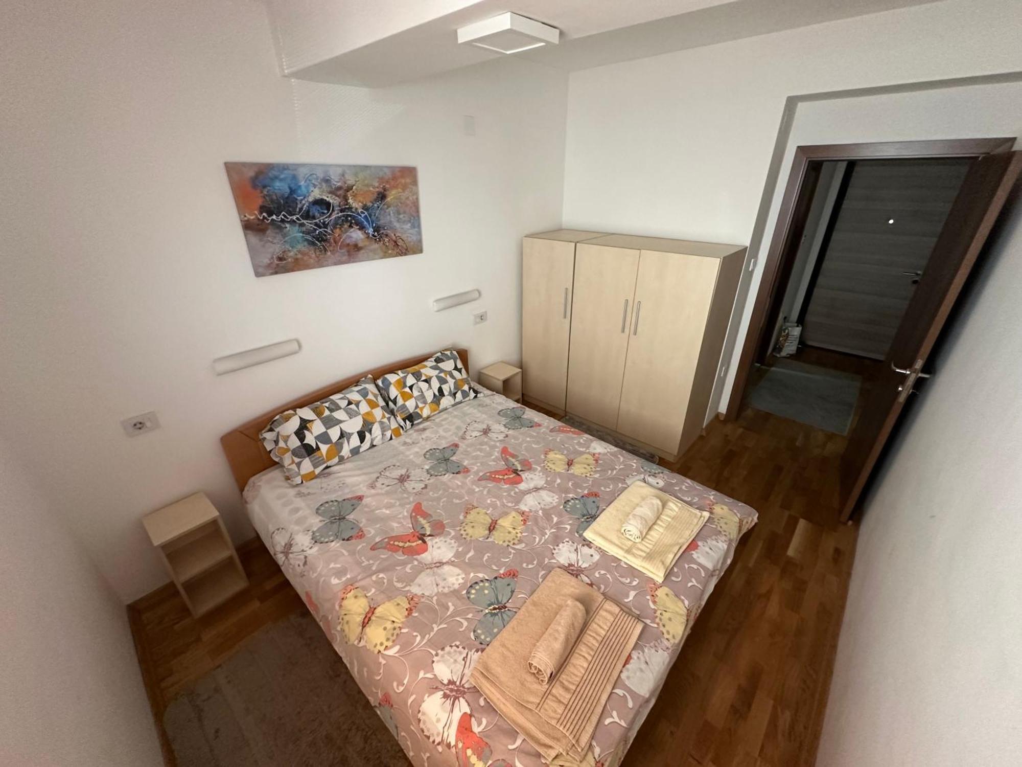 Ira'S 2 Bedroom Central Place With Private Parking Skopje Exterior foto