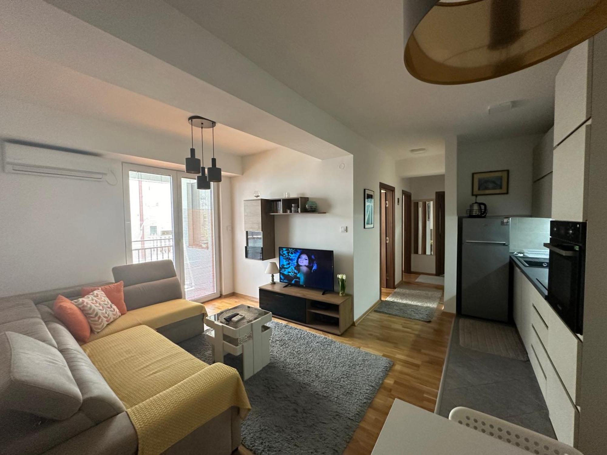 Ira'S 2 Bedroom Central Place With Private Parking Skopje Exterior foto