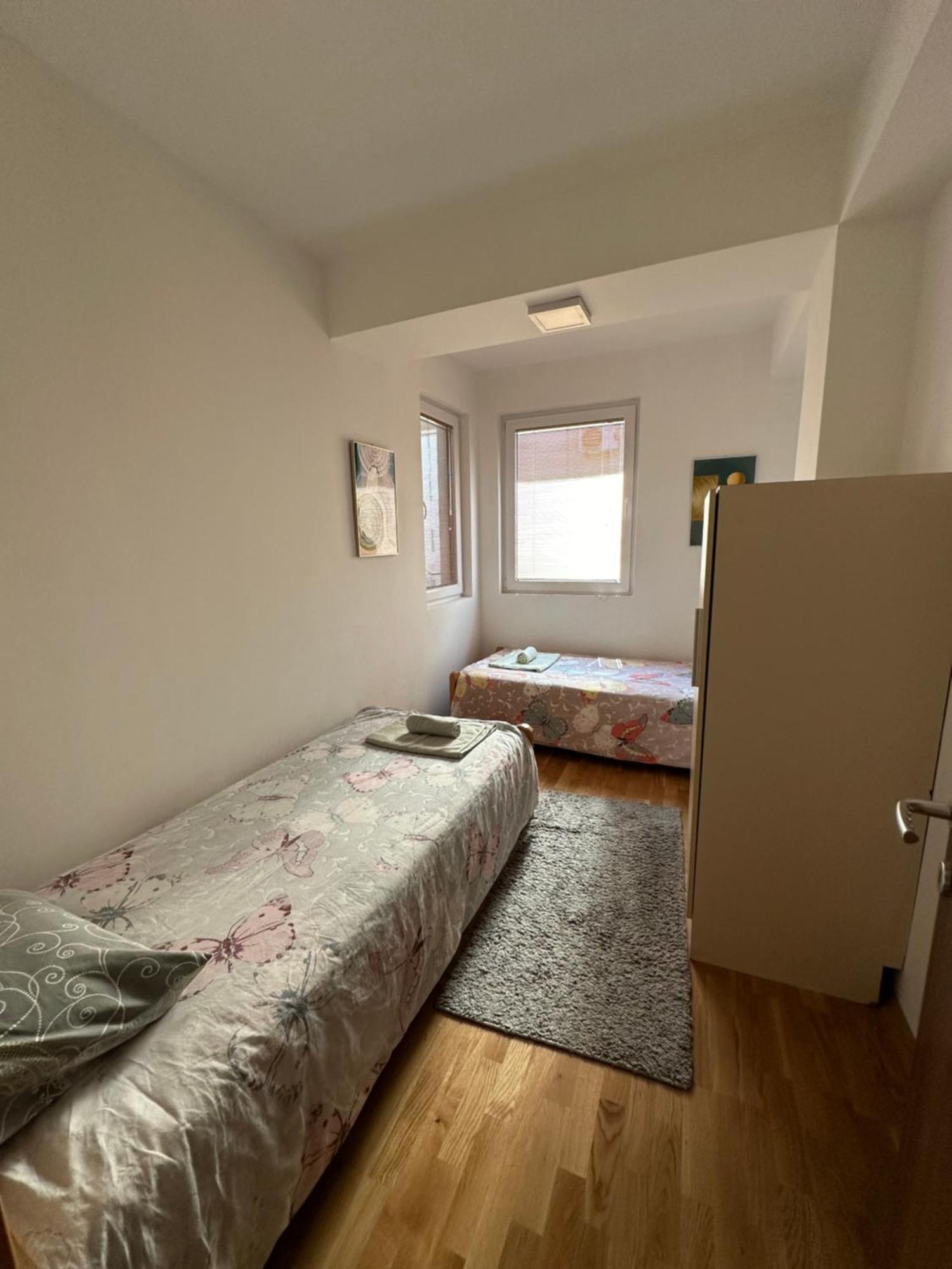 Ira'S 2 Bedroom Central Place With Private Parking Skopje Exterior foto