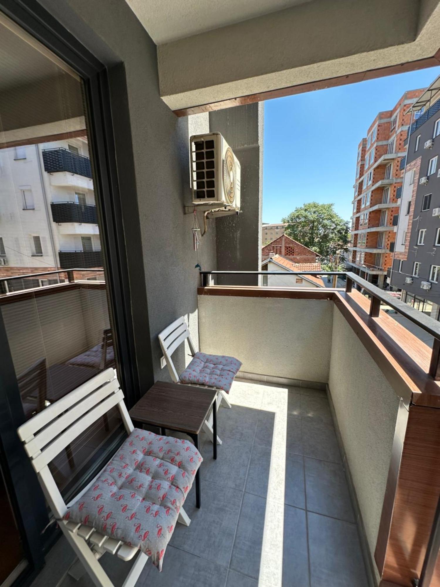 Ira'S 2 Bedroom Central Place With Private Parking Skopje Exterior foto